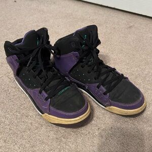 Air Jordan’s Size 6Y Purple and Black Rare Pair Used